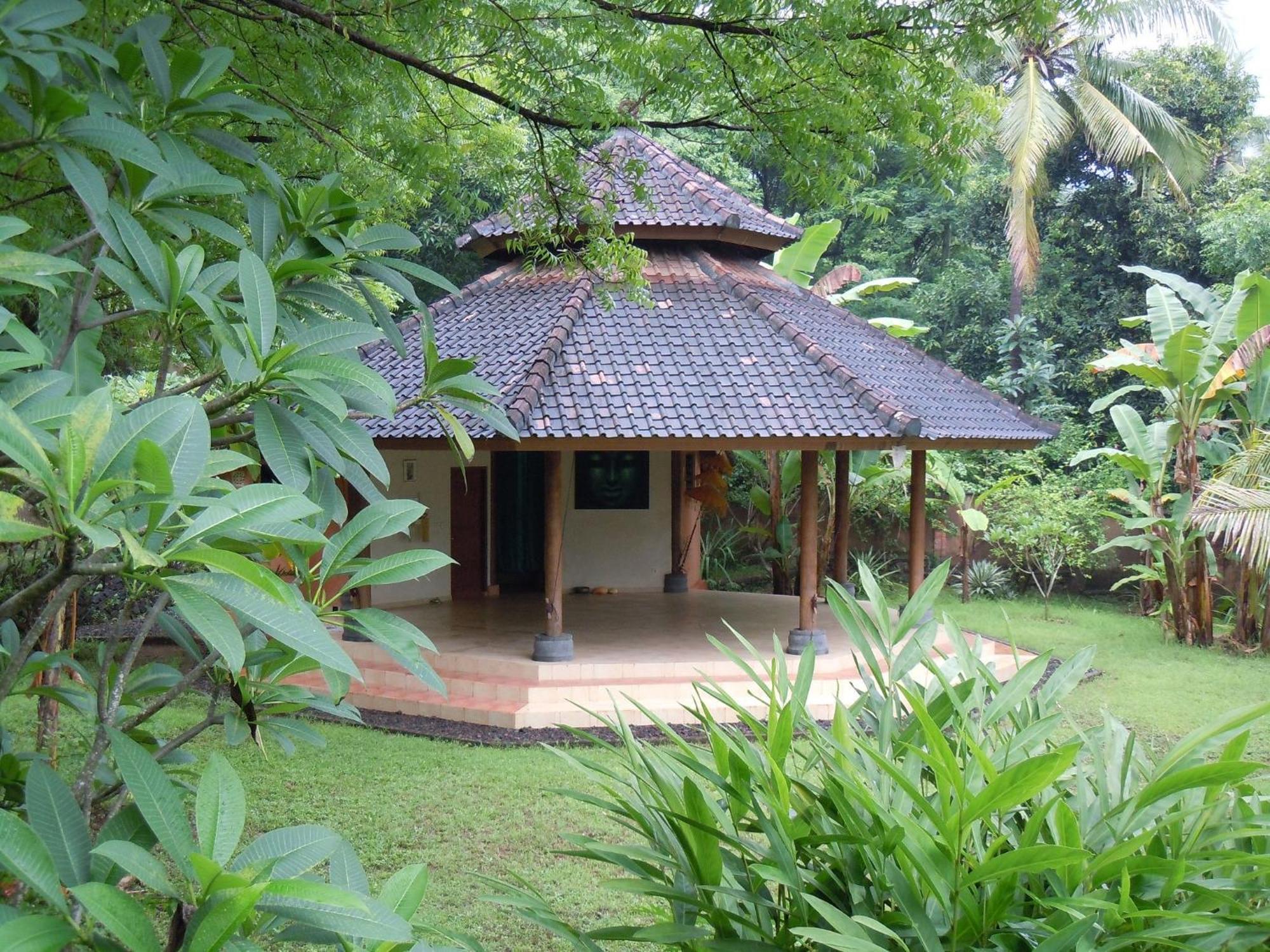 Sananda Bungalow Ловіна Екстер'єр фото